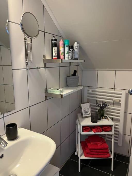 Gemuetliche Wohnung Mitten In Esens Eksteriør bilde